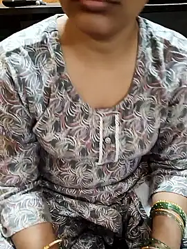 Snapshot of Diya_143 chatting on November 2025 05:02:02 PM Diya 143 online show from November 2025 05:02:02 PM