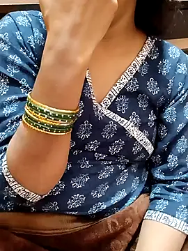 Snapshot of Diya_143 chatting on November 2025 08:24:01 AM Diya 143 online show from November 2025 08:24:01 AM