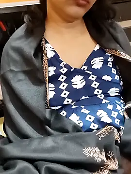 Snapshot of Diya_143 chatting on November 2025 07:02:02 PM Diya 143 online show from November 2025 07:02:02 PM