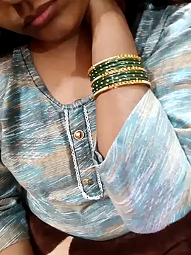 Snapshot of Diya_143 chatting on November 2025 07:57:01 PM Diya 143 online show from November 2025 07:57:01 PM