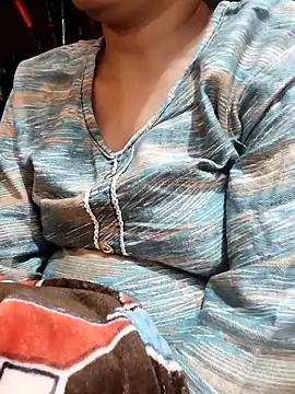 Snapshot of Diya_143 chatting on November 2025 08:03:02 AM Diya 143 online show from November 2025 08:03:02 AM