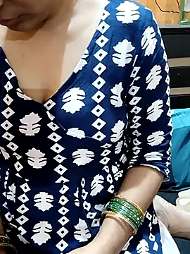 Snapshot of Diya_143 chatting on December 2025 07:01:02 PM Diya 143 online show from December 2025 07:01:02 PM