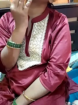 Snapshot of Diya_143 chatting on December 2025 07:53:02 PM Diya 143 online show from December 2025 07:53:02 PM