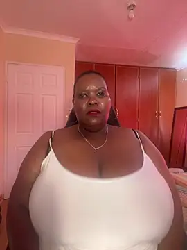 Snapshot of Michyboldy chatting on February 2026 08:00:02 AM Michyboldy online show from February 2026 08:00:02 AM