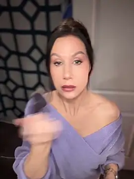 Fiona Kent  online show from December 2024 06:17:02 PM