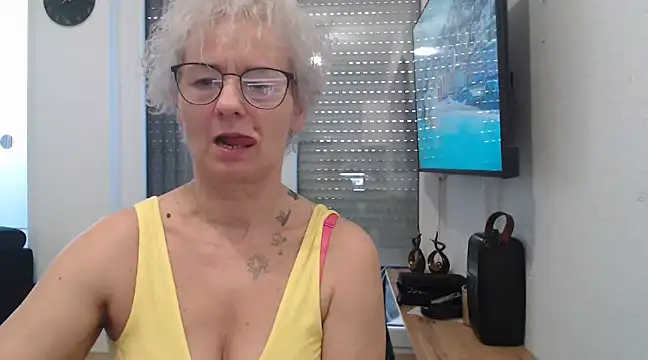 Snapshot of Hot_Ann52 chatting on February 2025 09:49:01 AM Hot Ann52 online show from February 2025 09:49:01 AM