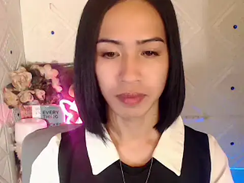 Snapshot of Lemonadexxx chatting on February 2025 03:37:02 PM Lemonadexxx online show from February 2025 03:37:02 PM