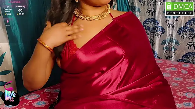 Snapshot of Strip---Queen chatting on January 2025 02:04:01 PM Strip---Queen online show from January 2025 02:04:01 PM