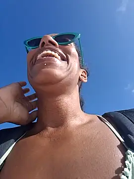 Snapshot of Goldenlace chatting on December 2024 09:49:02 PM Goldenlace online show from December 2024 09:49:02 PM