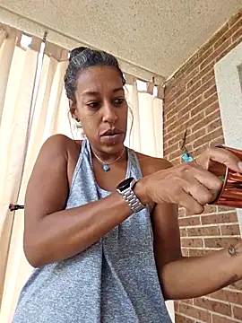 Snapshot of Goldenlace chatting on September 2025 09:21:02 AM Goldenlace online show from September 2025 09:21:02 AM