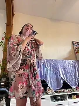 Snapshot of Daisy_Michto_Officiel chatting on December 2024 02:33:02 PM Daisy Michto Officiel online show from December 2024 02:33:02 PM