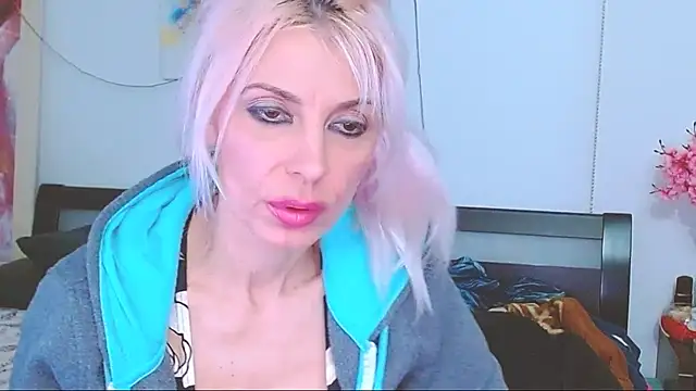 HoneyLara online show from February 2025 05:33:01 AM