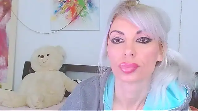 HoneyLara online show from March 2026 09:19:02 PM