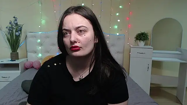 Snapshot of MilanaPrice chatting on January 2025 09:32:01 PM MilanaPrice online show from January 2025 09:32:01 PM