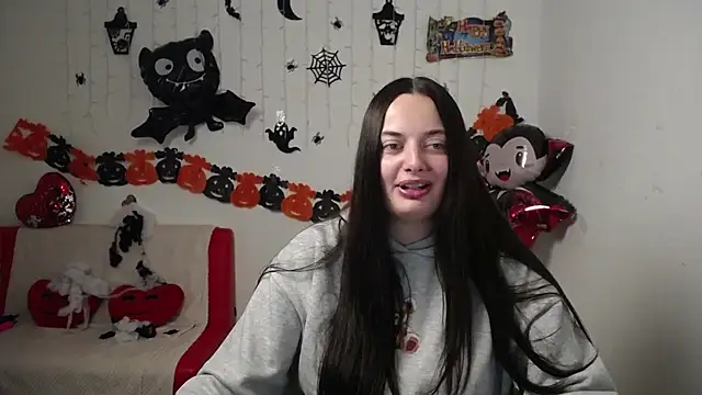 Snapshot of MilanaPrice chatting on October 2025 06:52:02 PM MilanaPrice online show from October 2025 06:52:02 PM