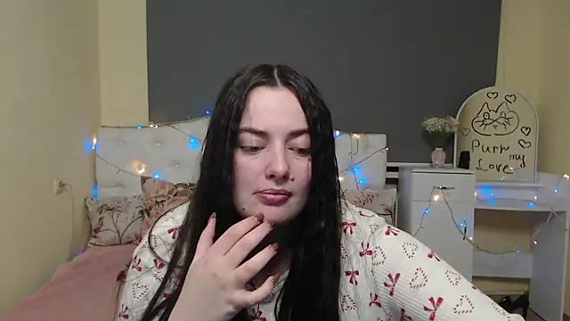 Snapshot of MilanaPrice chatting on February 2026 07:53:02 PM MilanaPrice online show from February 2026 07:53:02 PM