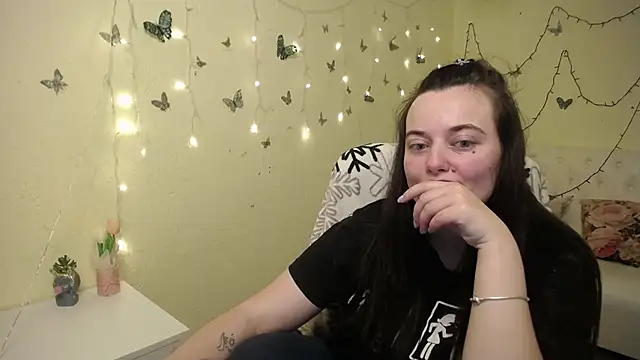 Snapshot of MilanaPrice chatting on February 2026 08:13:01 AM MilanaPrice online show from February 2026 08:13:01 AM