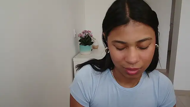 dark enchantress  online show from December 2024 07:22:01 PM