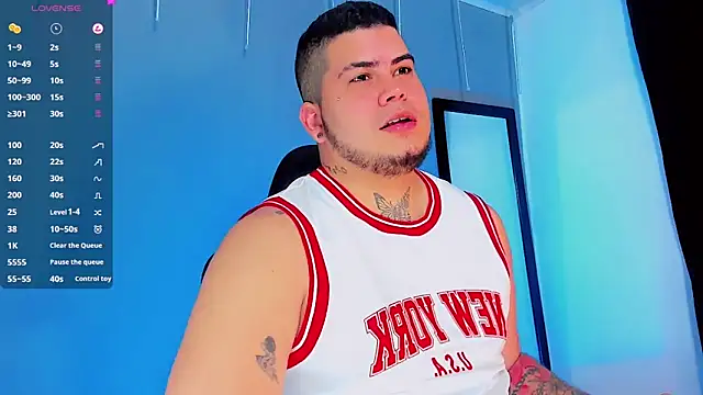 Snapshot of Thomas_chubbyxhot chatting on January 2025 07:42:01 AM Thomas chubbyxhot online show from January 2025 07:42:01 AM