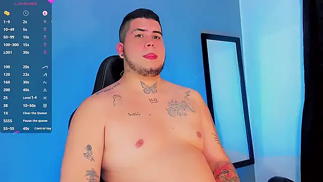 Snapshot of Thomas_chubbyxhot chatting on January 2025 08:27:02 AM Thomas chubbyxhot online show from January 2025 08:27:02 AM