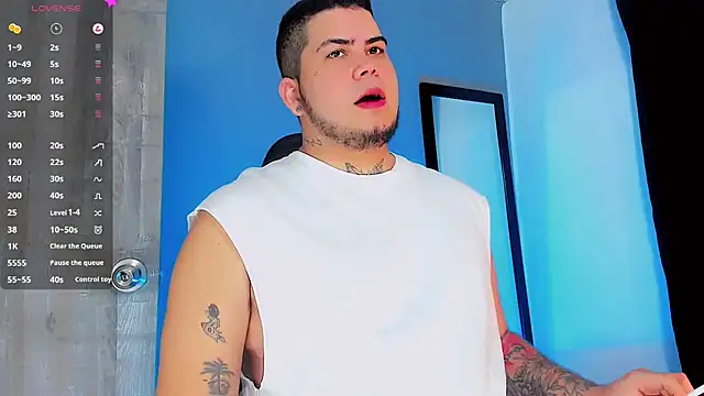 Snapshot of Thomas_chubbyxhot chatting on January 2025 01:06:01 AM Thomas chubbyxhot online show from January 2025 01:06:01 AM