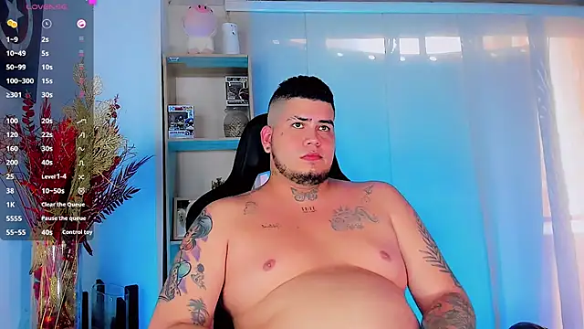 Snapshot of Thomas_chubbyxhot chatting on February 2025 06:01:01 PM Thomas chubbyxhot online show from February 2025 06:01:01 PM