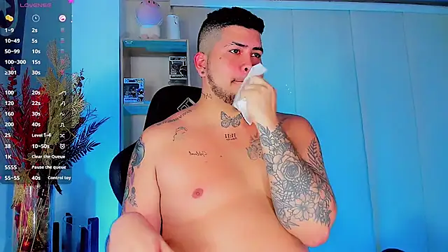 Snapshot of Thomas_chubbyxhot chatting on February 2025 11:21:02 AM Thomas chubbyxhot online show from February 2025 11:21:02 AM