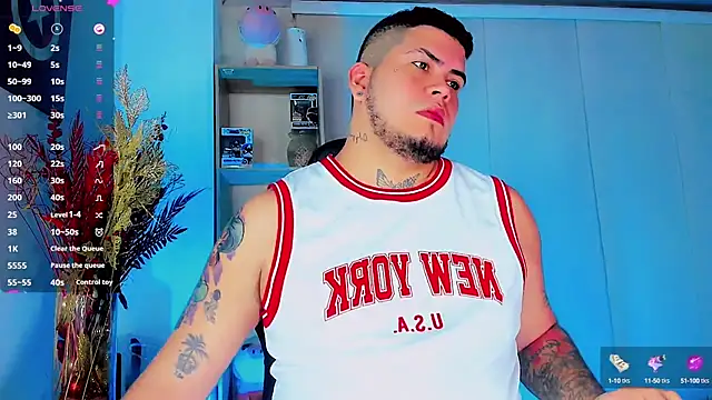 Snapshot of Thomas_chubbyxhot chatting on February 2025 05:48:01 AM Thomas chubbyxhot online show from February 2025 05:48:01 AM