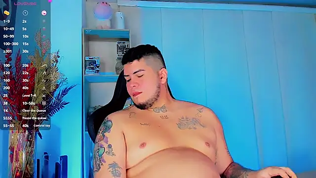 Snapshot of Thomas_chubbyxhot chatting on February 2025 08:48:02 AM Thomas chubbyxhot online show from February 2025 08:48:02 AM