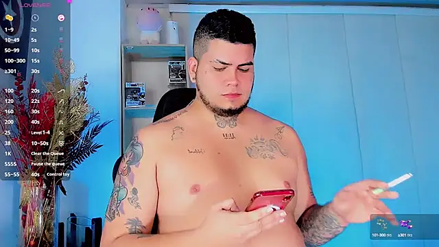 Snapshot of Thomas_chubbyxhot chatting on February 2025 01:34:01 AM Thomas chubbyxhot online show from February 2025 01:34:01 AM