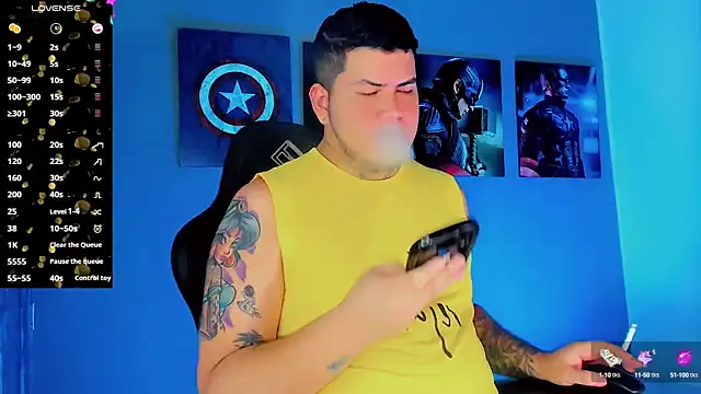 Snapshot of Thomas_chubbyxhot chatting on February 2025 11:48:01 PM Thomas chubbyxhot online show from February 2025 11:48:01 PM