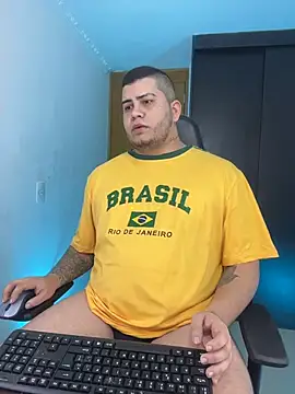 Snapshot of Thomas_chubbyxhot chatting on November 2025 03:18:02 AM Thomas chubbyxhot online show from November 2025 03:18:02 AM