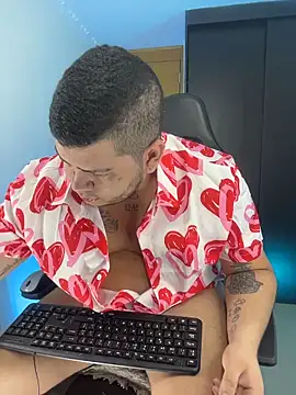 Snapshot of Thomas_chubbyxhot chatting on November 2025 11:04:02 PM Thomas chubbyxhot online show from November 2025 11:04:02 PM