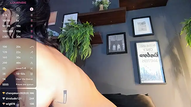 Snapshot of Mackenzie_Moore chatting on December 2024 12:30:02 AM Mackenzie Moore online show from December 2024 12:30:02 AM