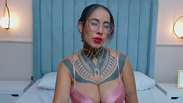 NicoleBlum online show from May 2026 07:53:02 PM