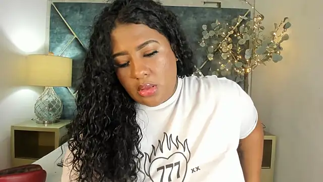 DannaFalco25 online show from December 2024 03:58:01 PM