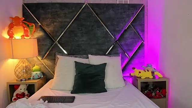 DannaFalco25 online show from October 2025 08:17:01 PM