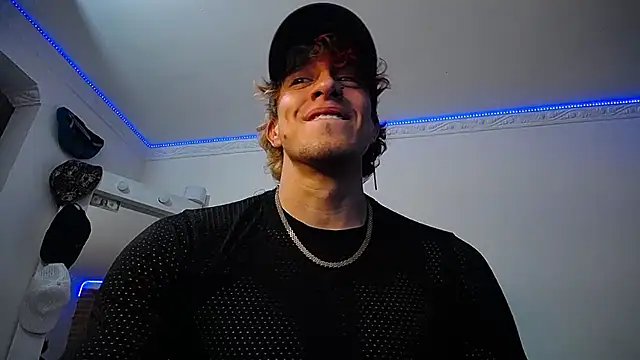 strongboy  online show from March 2025 11:14:02 PM