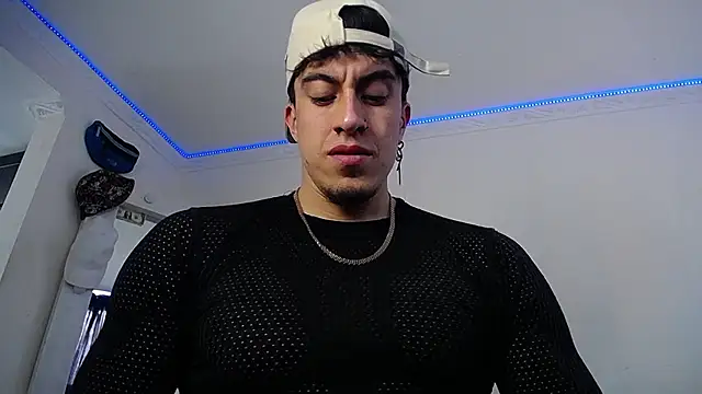 strongboy  online show from February 2026 05:31:01 PM