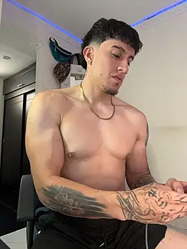 Snapshot of strongboy_ chatting on July 2026 04:59:02 PM strongboy online show from July 2026 04:59:02 PM