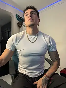 Snapshot of strongboy_ chatting on July 2026 09:32:01 PM strongboy online show from July 2026 09:32:01 PM