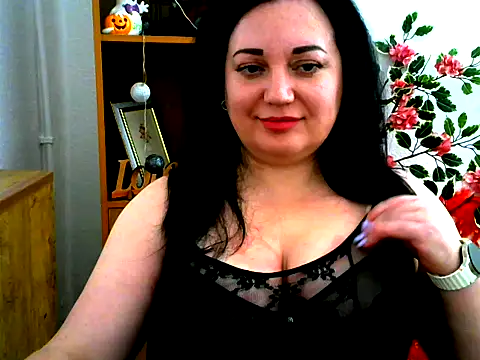 Snapshot of AmanaGi chatting on November 2025 03:22:02 PM AmanaGi online show from November 2025 03:22:02 PM