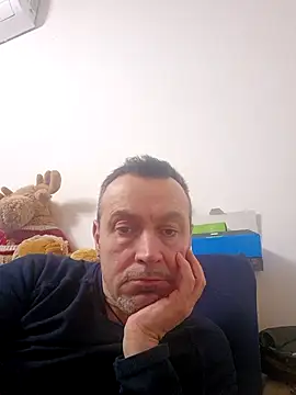 Snapshot of cazzo197 chatting on December 2025 02:01:02 PM cazzo197 online show from December 2025 02:01:02 PM