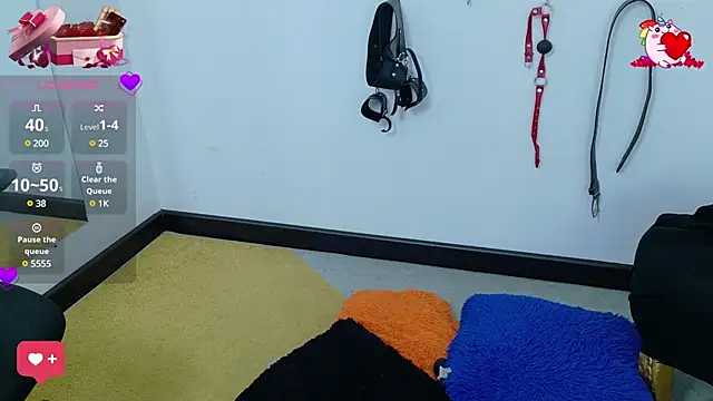 Snapshot of Catwhite_ chatting on February 2025 06:58:02 PM Catwhite online show from February 2025 06:58:02 PM