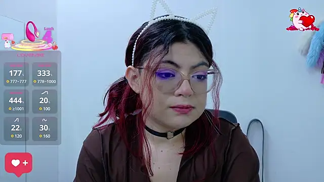 Snapshot of Catwhite_ chatting on March 2025 12:28:01 PM Catwhite online show from March 2025 12:28:01 PM