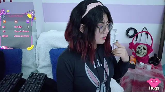 Snapshot of Catwhite_ chatting on October 2025 08:02:02 PM Catwhite online show from October 2025 08:02:02 PM