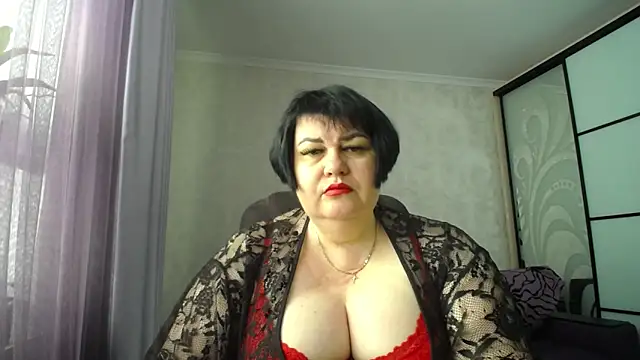 Snapshot of JuicyLady_Di chatting on May 2026 05:15:01 AM JuicyLady Di online show from May 2026 05:15:01 AM