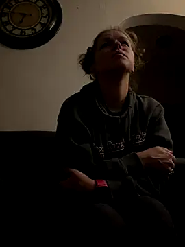 Snapshot of bustybunny25 chatting on October 2025 04:20:02 AM bustybunny25 online show from October 2025 04:20:02 AM