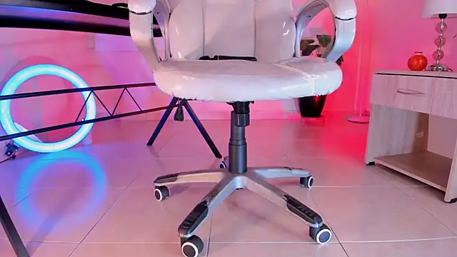 Snapshot of ArchieCollins chatting on October 2025 09:03:01 PM ArchieCollins online show from October 2025 09:03:01 PM