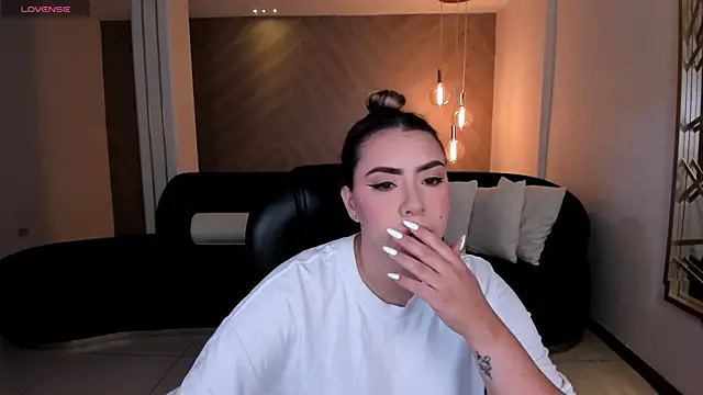 Snapshot of MartinnaBonnet chatting on December 2024 10:12:02 AM MartinnaBonnet online show from December 2024 10:12:02 AM